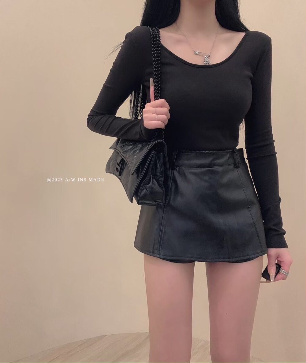 #8555骨感百搭bi入磨毛加厚打底U領tee