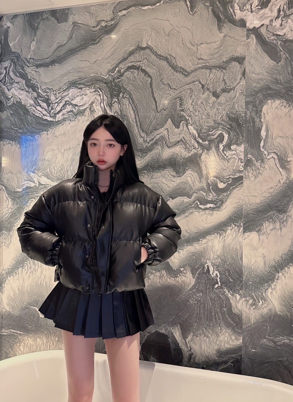 0CC0AC1E-F1A0-40EF-8152-7664A4EE173A #8108 高級皮質小眾短款面包羽绒服外套