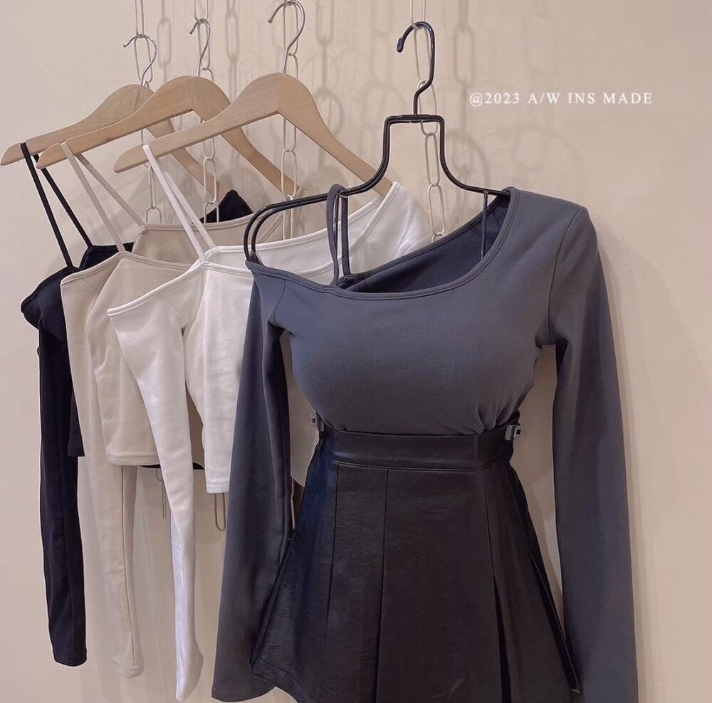 #8559內建不跑杯胸墊! 設計感德絨刷毛性感露肩打底