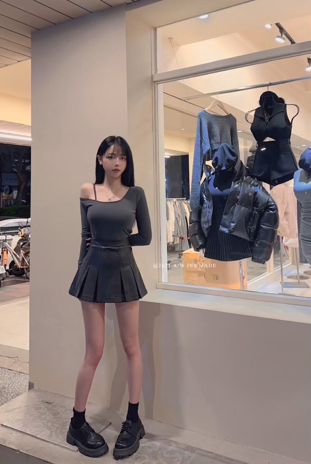 #8559內建不跑杯胸墊! 設計感德絨刷毛性感露肩打底