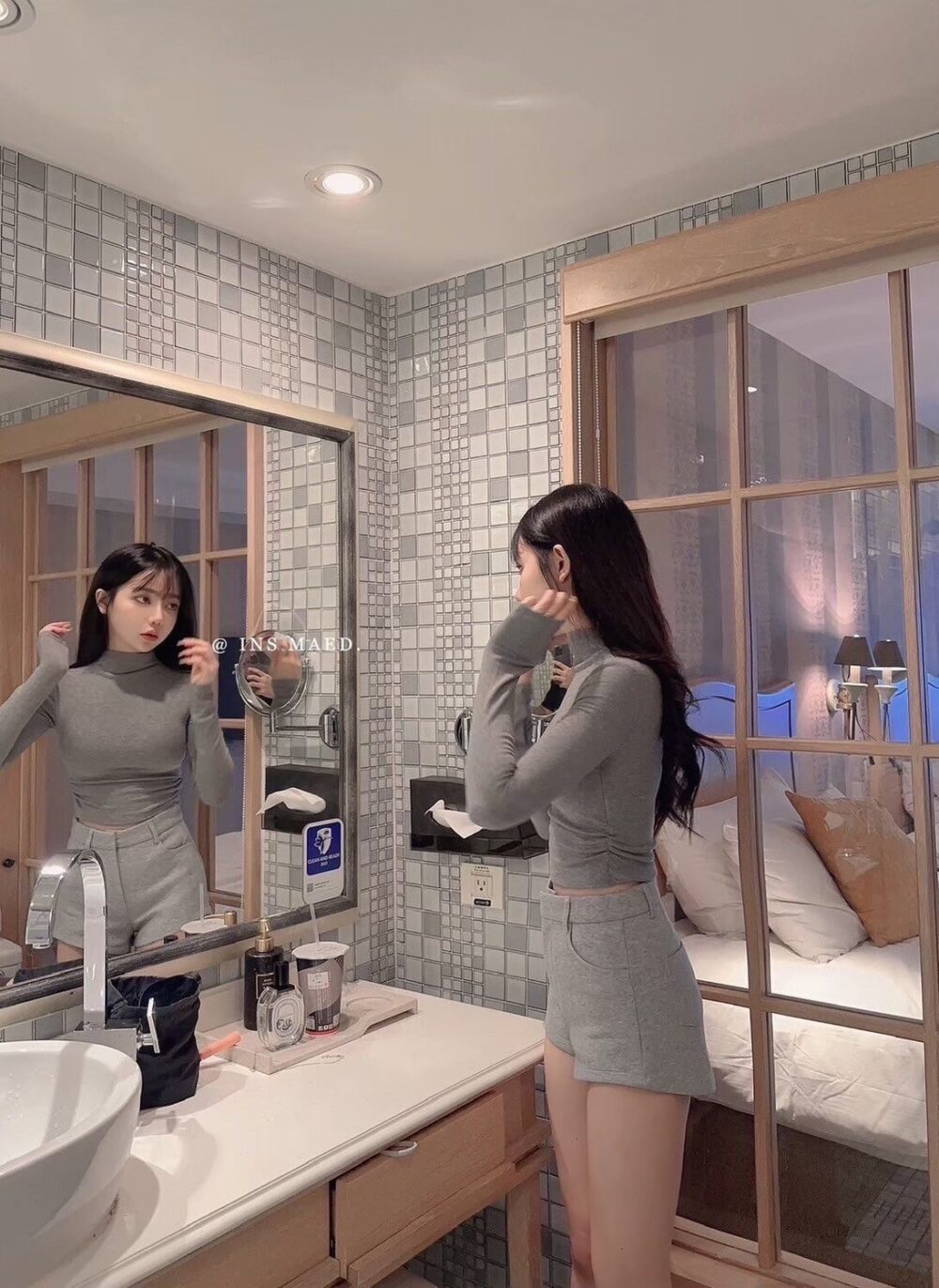 #058 內建不跑杯胸墊 高彈抓腰德絨刷毛小立領打底