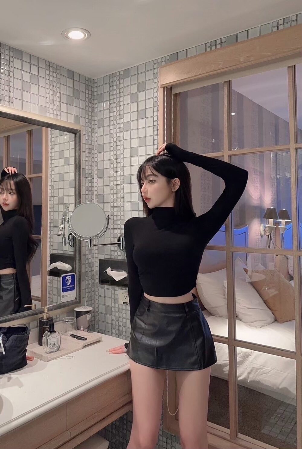 #058 內建不跑杯胸墊 高彈抓腰德絨刷毛小立領打底