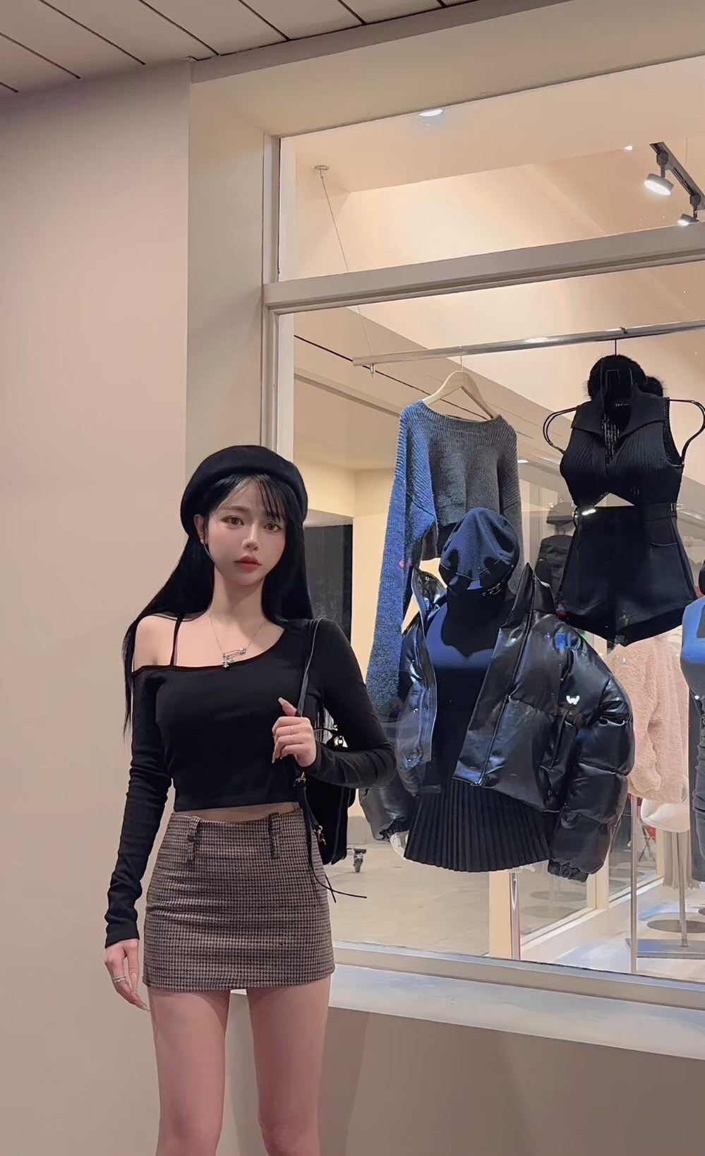 #8559內建不跑杯胸墊! 設計感德絨刷毛性感露肩打底