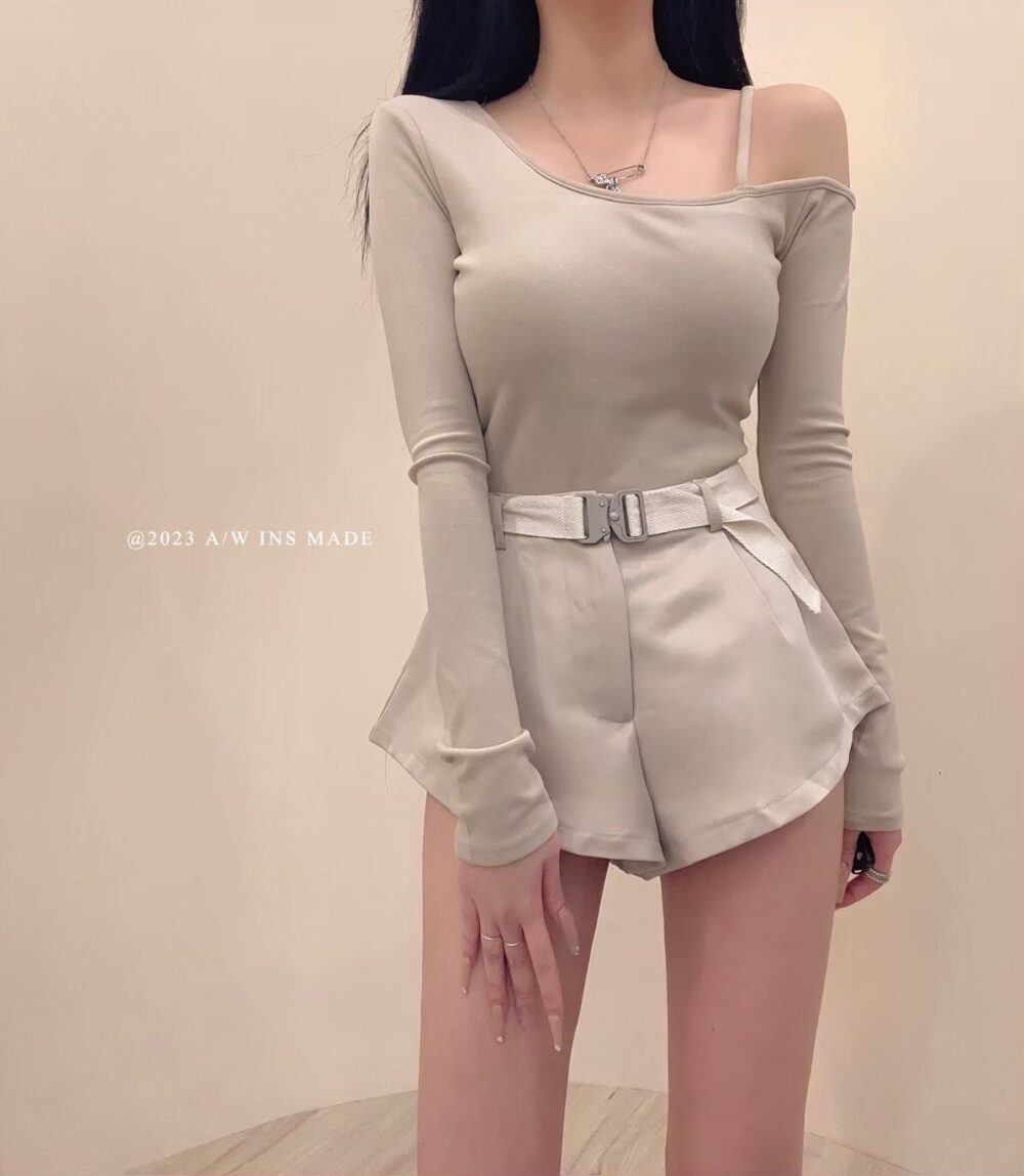 #8559內建不跑杯胸墊! 設計感德絨刷毛性感露肩打底