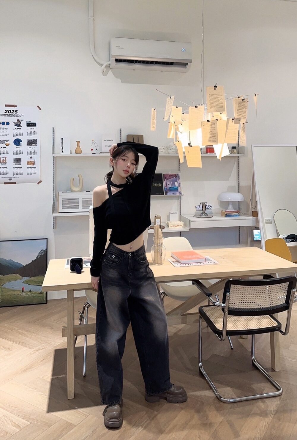 #02 小心機！繞脖飄帶針織寬鬆斜肩上衣