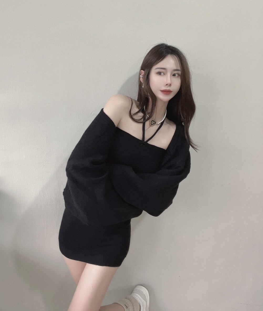 #8881-1 繞脖背心+包臀裙+外套 三件組