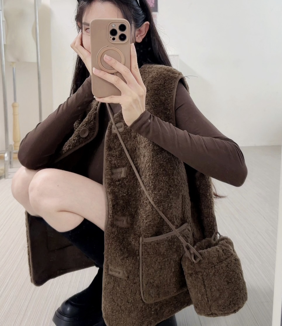 #11453 小熊毛毛馬甲背心+毛毛小包包