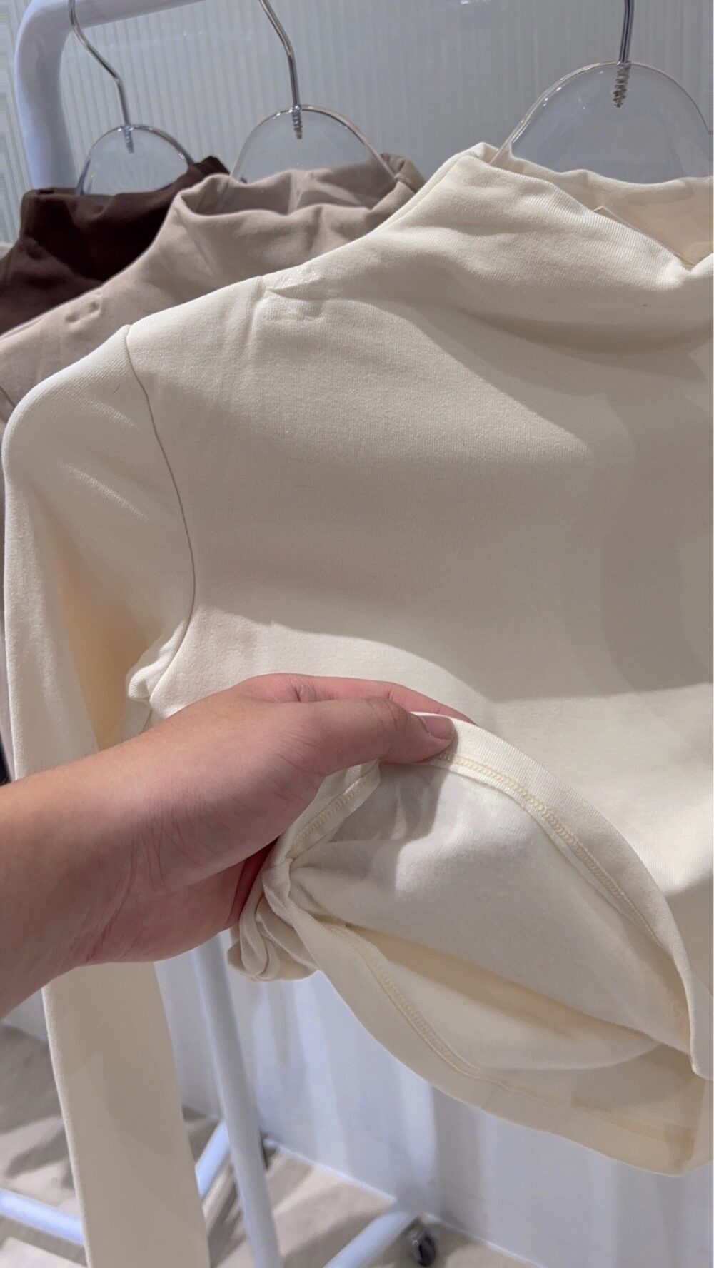 #058 內建不跑杯胸墊 高彈抓腰德絨刷毛小立領打底