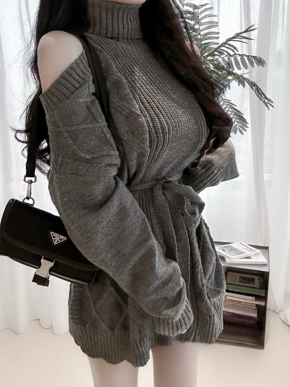 #86367 女神降臨｜高領針織簍肩綁繩洋