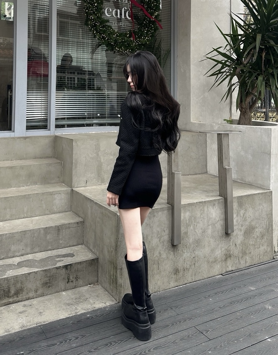 #73115針織高領兩側開衩包臀短洋