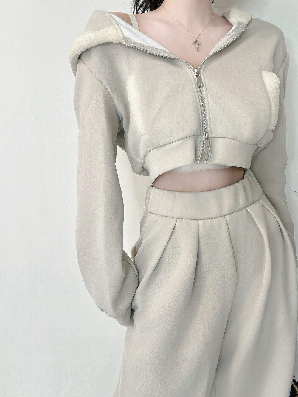 #86915拼接羊羔毛雙拉鏈連帽短版外套+愛心彈性鬆緊寬褲Set