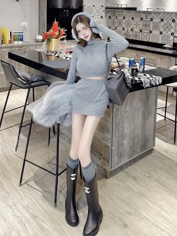 #10015 自訂款 羊絨重磅暖度破表！ 立領短版上衣+內裡短裙SET