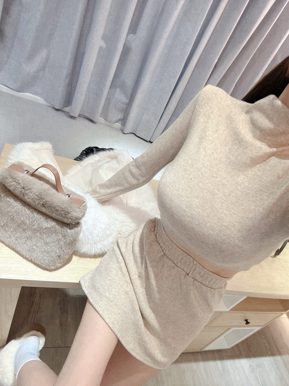 #10015 自訂款 羊絨重磅暖度破表！ 立領短版上衣+內裡短裙SET