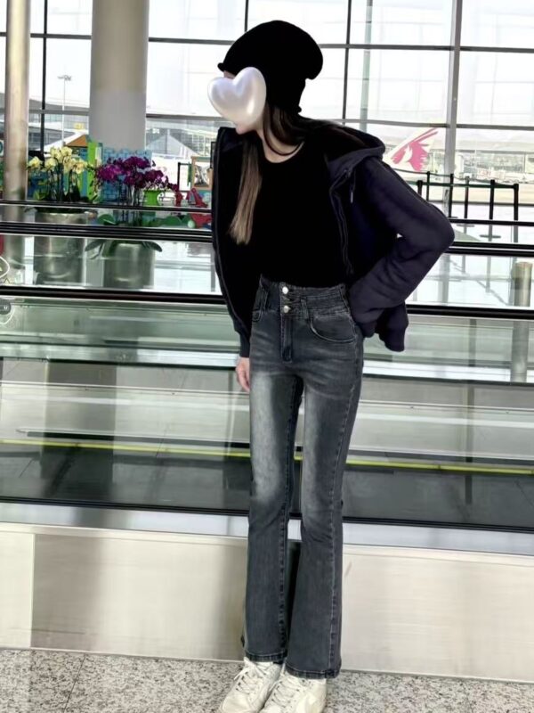 #90040 高腰彈性排釦設計微喇叭牛仔長褲