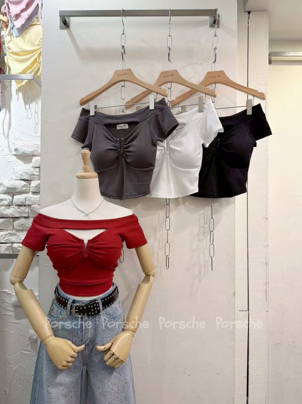 #7231 ㄧ字簍空V環上衣