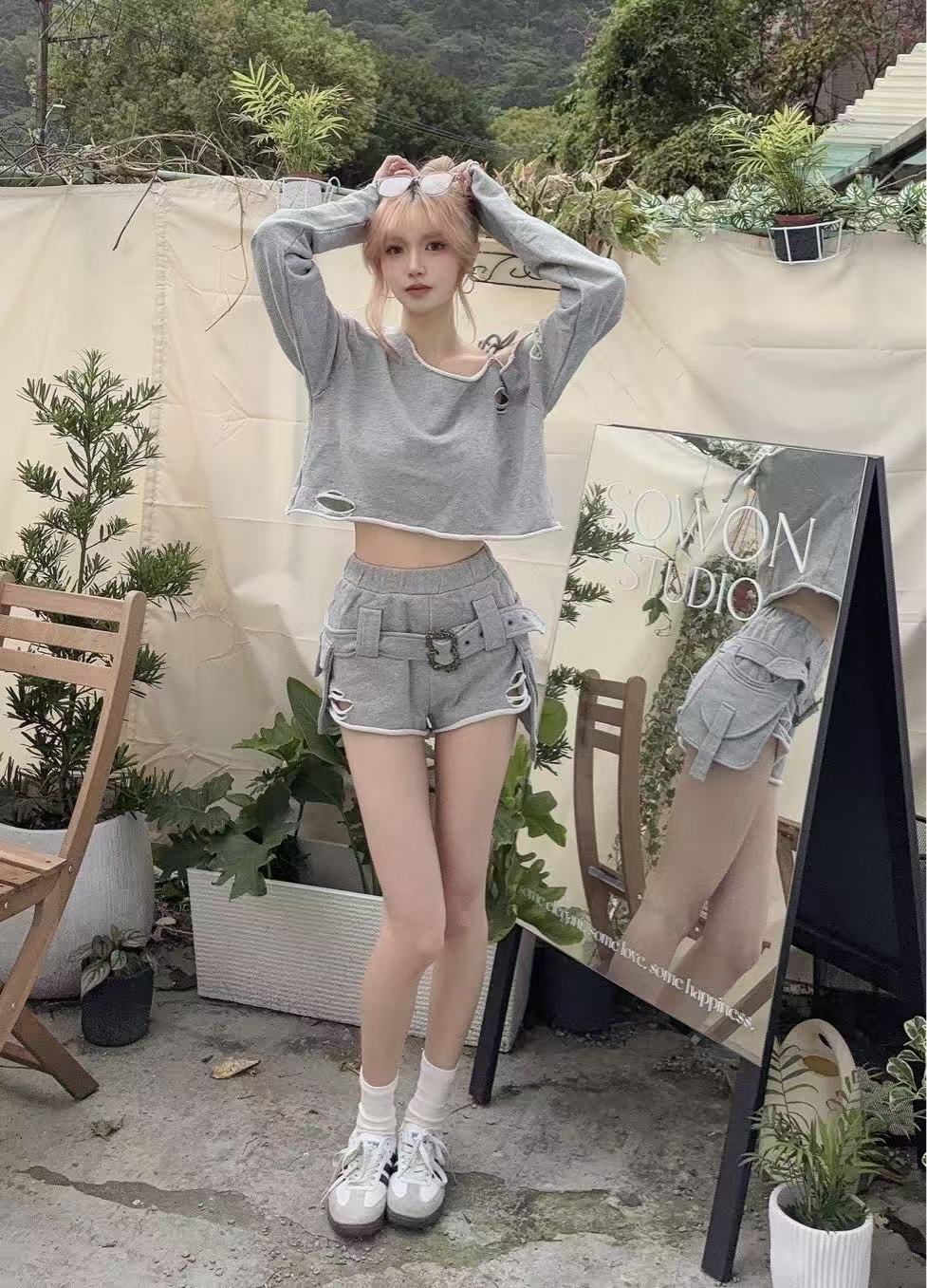 圖片_20260331235558_148_6 #973叛逆千金 復古破洞設計斜肩T恤+工裝短褲套裝