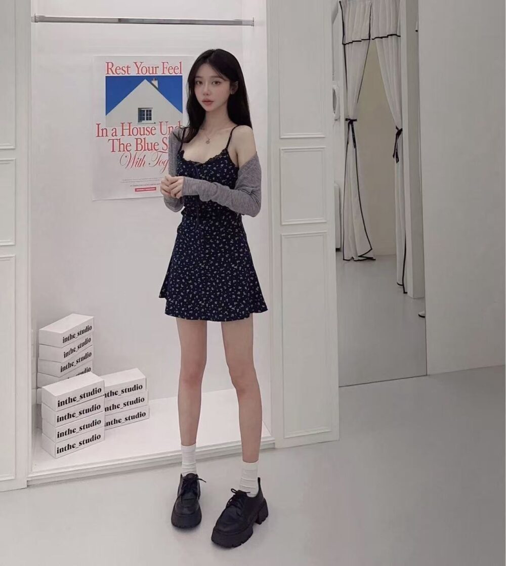 圖片_20260331235614_155_6 #8555 森系小碎花收腰吊帶裙+溫柔系針織坎肩套裝