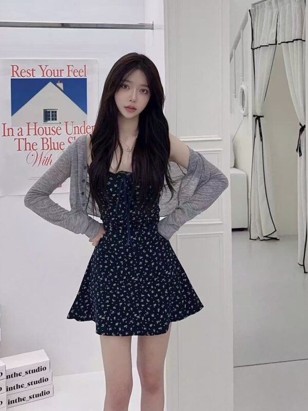 #8555 森系小碎花收腰吊帶裙+溫柔系針織坎肩套裝