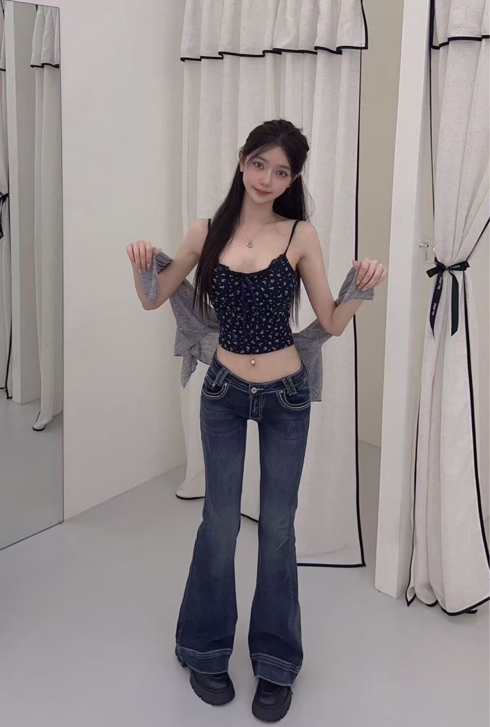 #8555-1 森系小碎花碎花吊帶+針織坎肩套裝