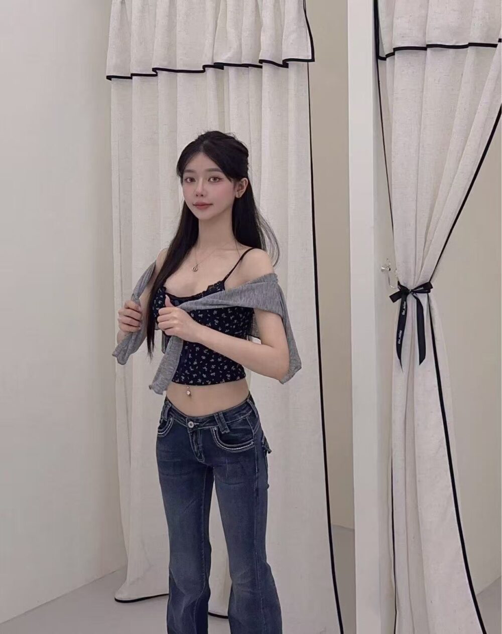 #8555-1 森系小碎花碎花吊帶+針織坎肩套裝